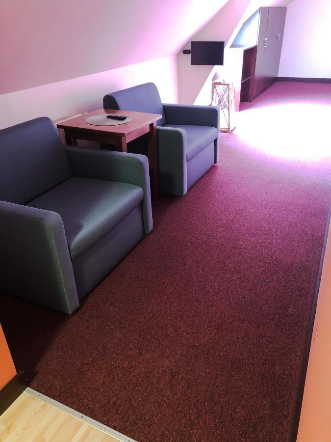 Dom Wczasowy Pod Zegarem Łeba Exteriör bild