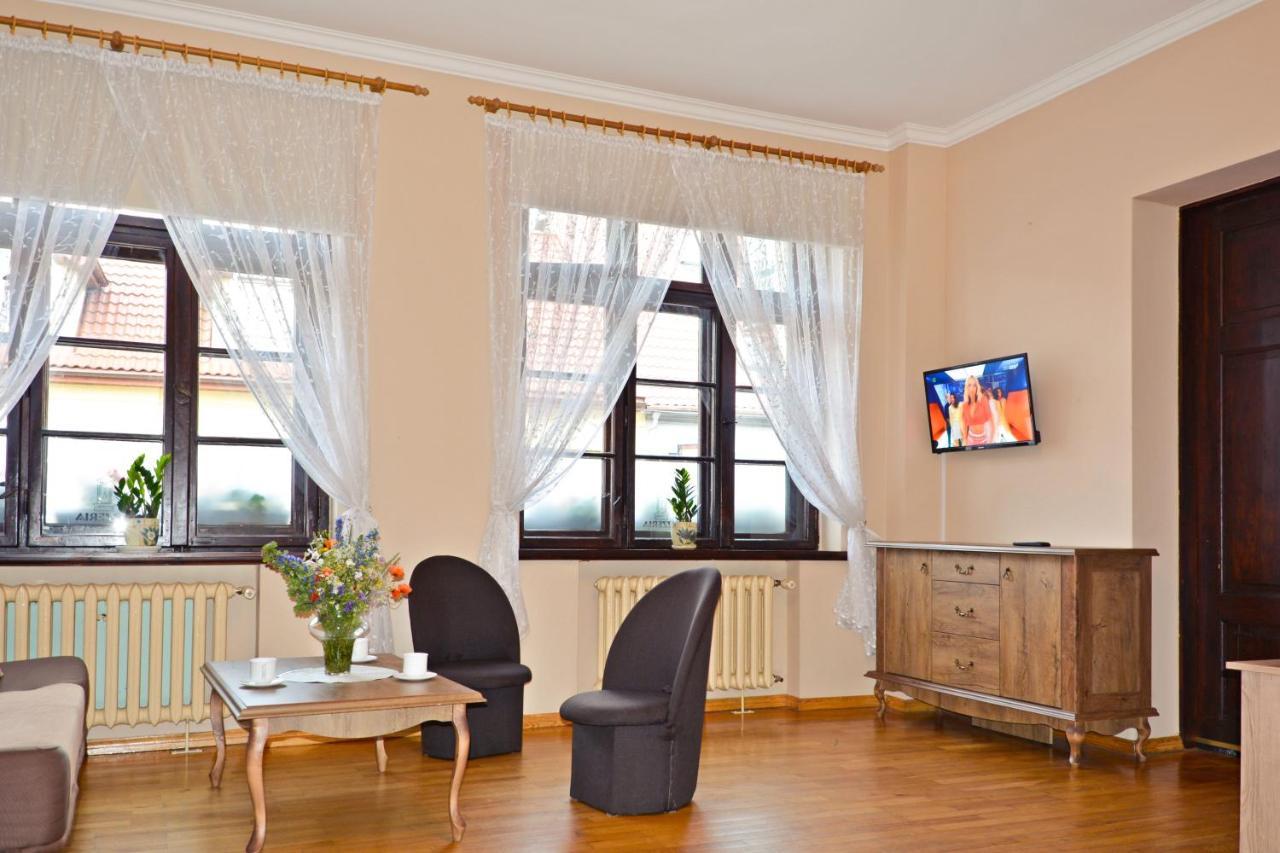 Dom Wczasowy Pod Zegarem Łeba Exteriör bild