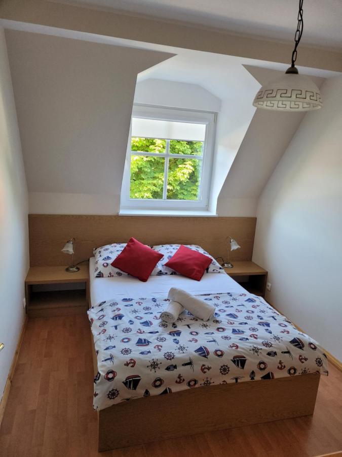 Dom Wczasowy Pod Zegarem Łeba Rum bild